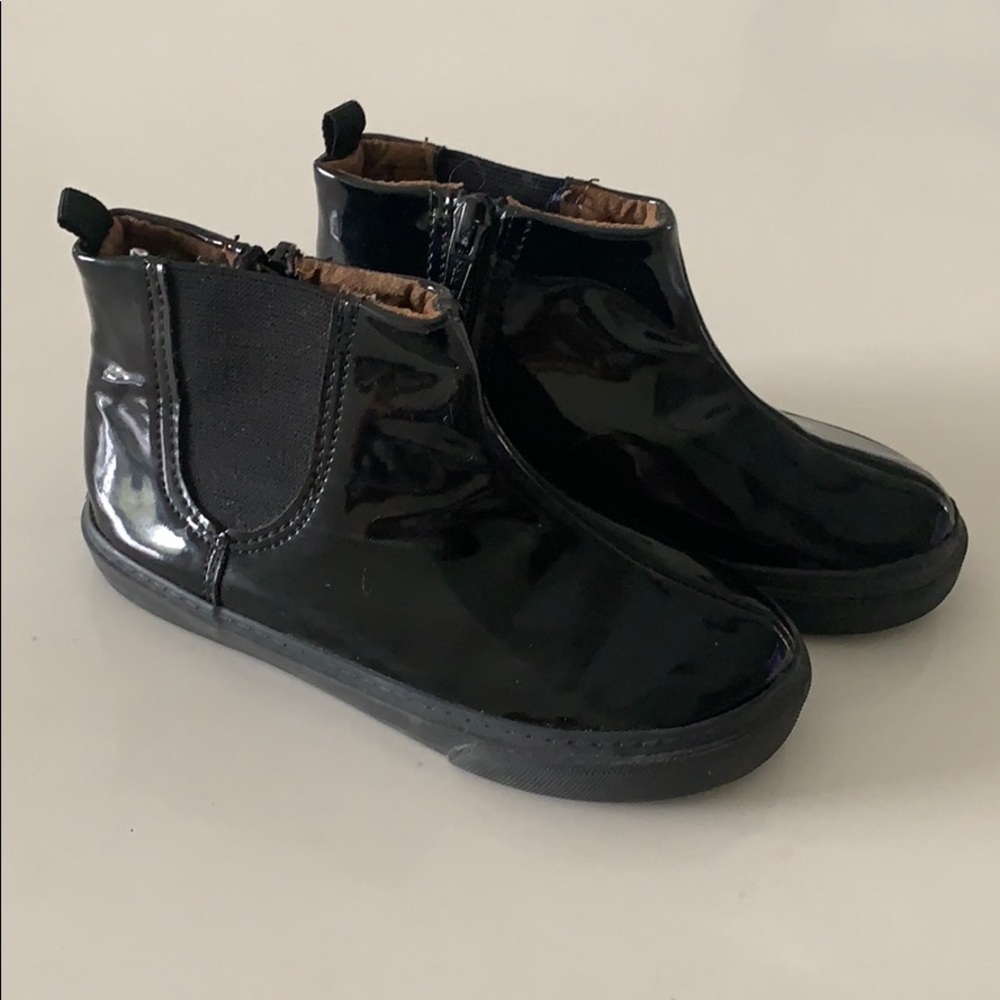 Gap booties